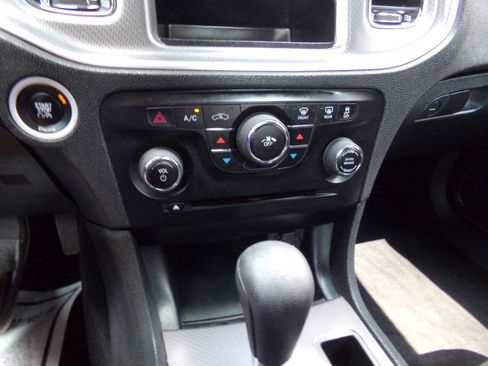 Used 2014 Dodge Charger SE RWD image 52