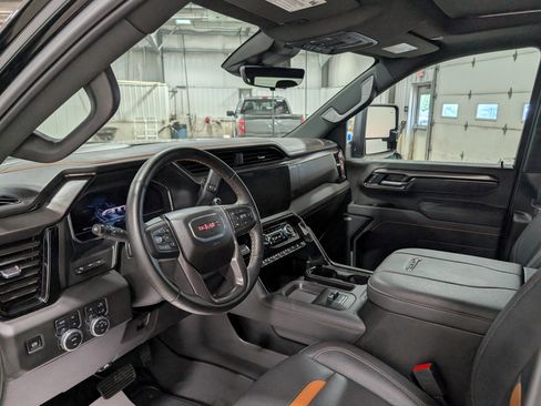 Used 2025 GMC Sierra 2500 AT4 w/ AT4 Premium Plus Package AWD/4WD image 16