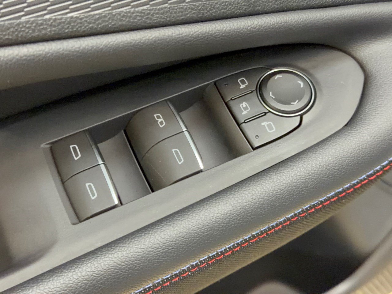 Used 2024 Chevrolet Blazer EV RS AWD/4WD image 15