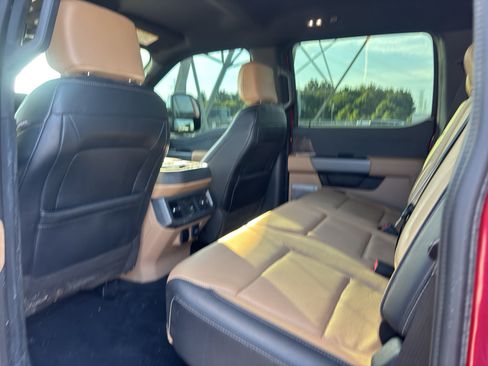 Used 2023 Ford F250 Lariat w/ Chrome Package AWD/4WD image 4