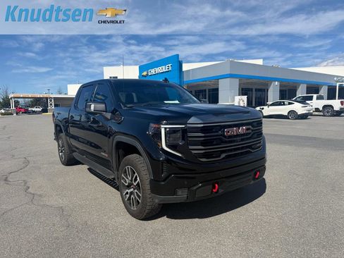 Used 2022 GMC Sierra 1500 AT4 w/ AT4 Premium Package image 1