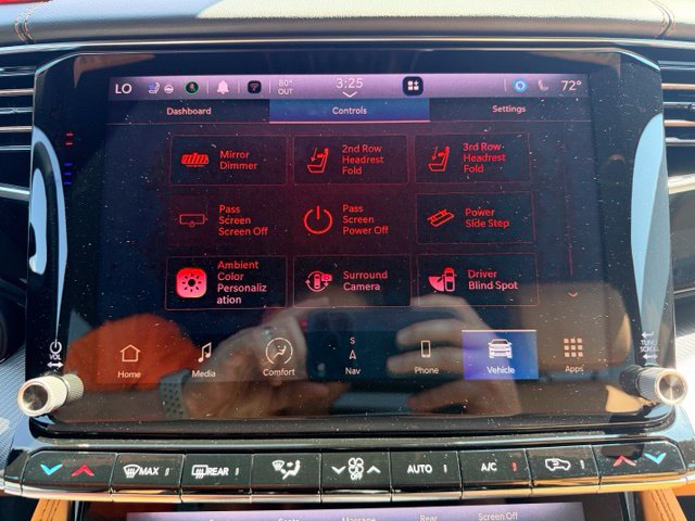 Used 2024 Jeep Grand Wagoneer L Series III w/ Quick Order Packagew 28T AWD/4WD image 17