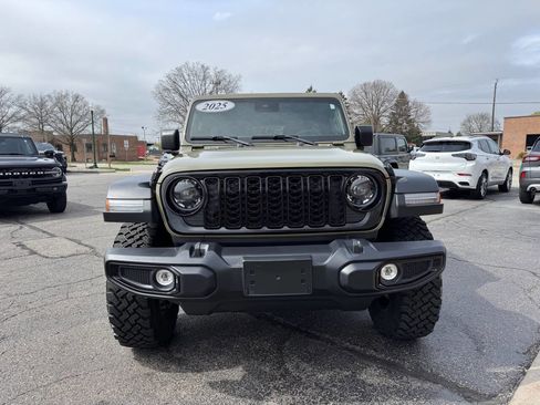 Used 2025 Jeep Wrangler Unlimited Sport image 4