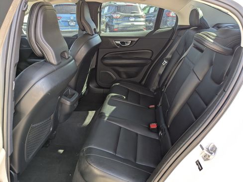 Used 2022 Volvo S60 B5 Momentum w/ Premium Package FWD image 30
