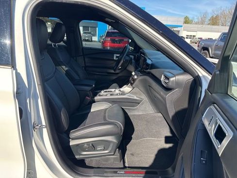 Used 2020 Ford Explorer ST w/ ST Street Pack image 31