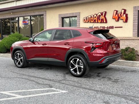 Used 2024 Chevrolet Trax RS w/ Driver Confidence Package image 5