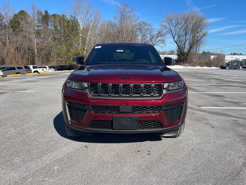 New 2026 Jeep Grand Cherokee Altitude image 3