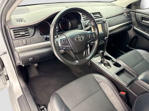 Used 2016 Toyota Camry SE FWD image 9