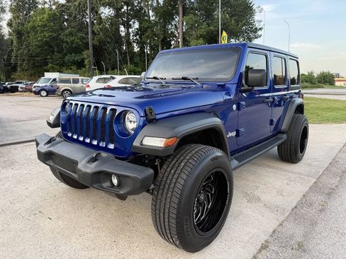 Used 2020 Jeep Wrangler Unlimited Sport AWD/4WD image 2