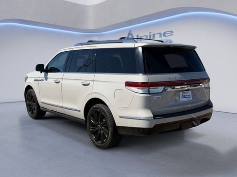 Used 2022 Lincoln Navigator Reserve AWD/4WD image 3