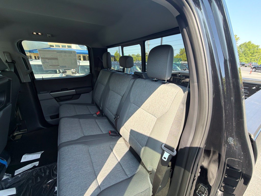 New 2026 Ford F250 XL w/ STX Appearance Package AWD/4WD image 13