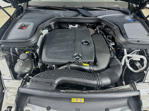 Used 2021 Mercedes-Benz GLC 300 GLC 300 image 40