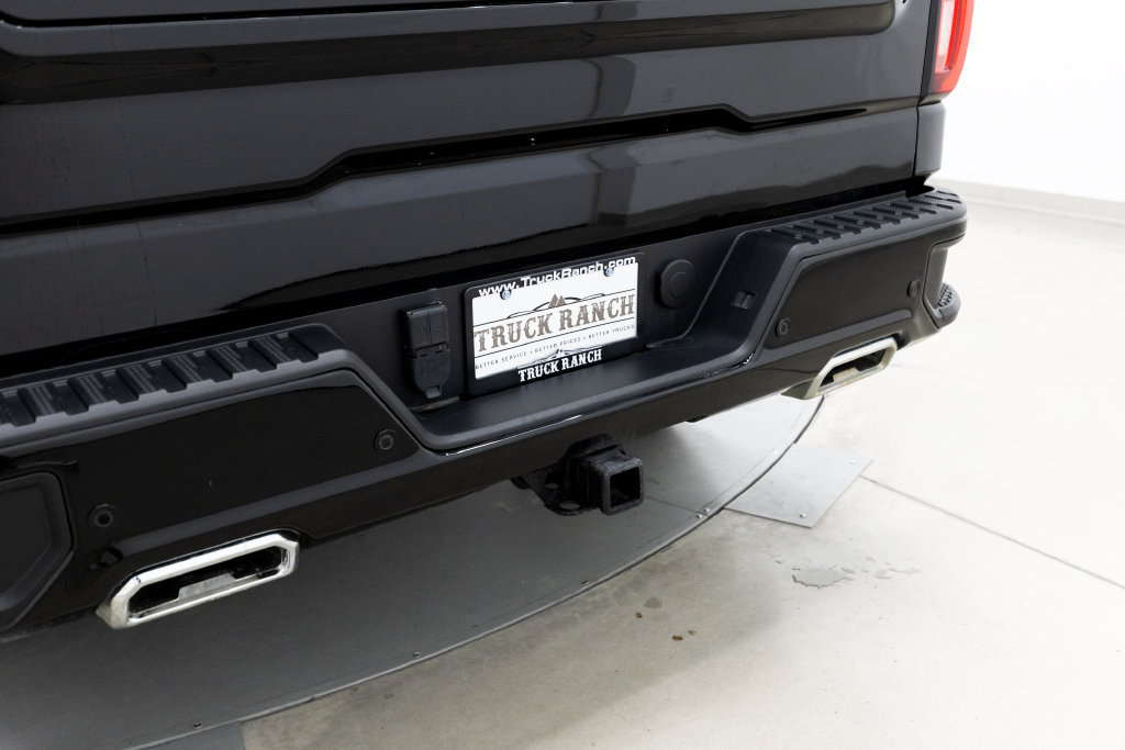 Used 2024 GMC Sierra 1500 AT4 w/ Technology Package AWD/4WD image 17