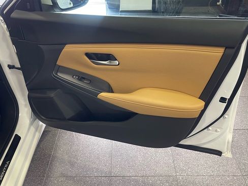 Used 2022 Nissan Sentra SV w/ SV Premium Package image 31