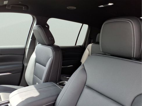 New 2026 Chevrolet Traverse LT image 15