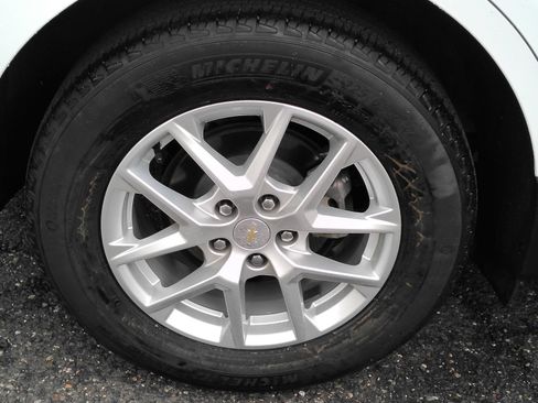 Certified 2023 Chevrolet Equinox LS w/ LPO, Floor Liner Package FWD image 30