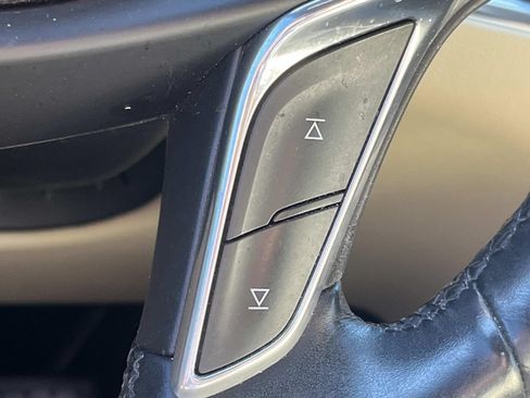 Used 2017 Cadillac XT5 Luxury FWD image 39