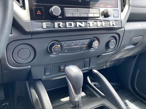 Used 2025 Nissan Frontier SV RWD image 31