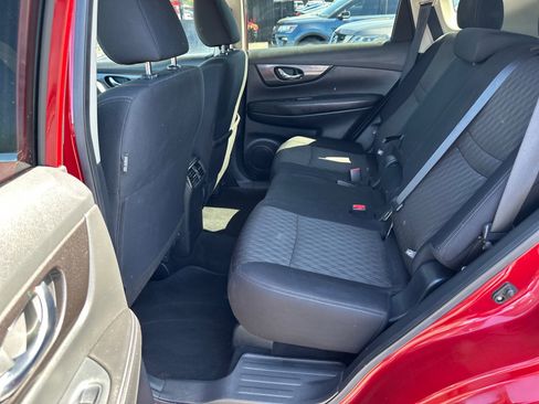 Used 2020 Nissan Rogue SV AWD/4WD image 16
