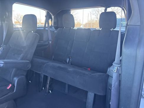 Used 2016 Dodge Grand Caravan SE image 15