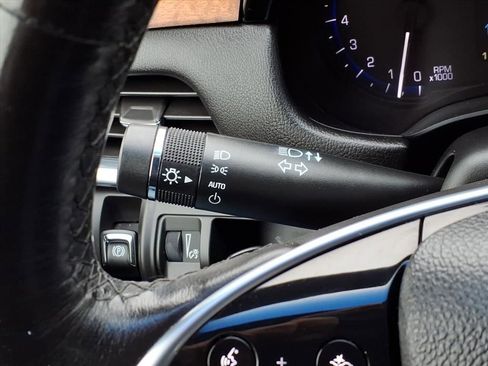 Used 2015 Cadillac XTS Luxury w/ Driver Awareness Package image 23