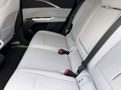 New 2026 Cadillac Lyriq Luxury AWD/4WD image 17