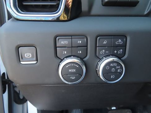 Certified 2025 GMC Sierra 3500 Denali w/ Denali Reserve Package image 45