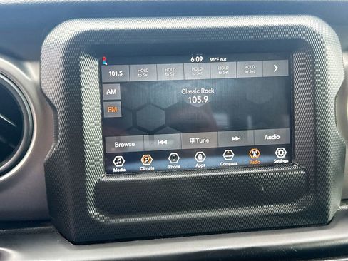 Used 2022 Jeep Wrangler Sport AWD/4WD image 16