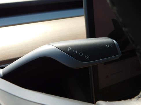 Used 2023 Tesla Model 3 Standard Range RWD image 23