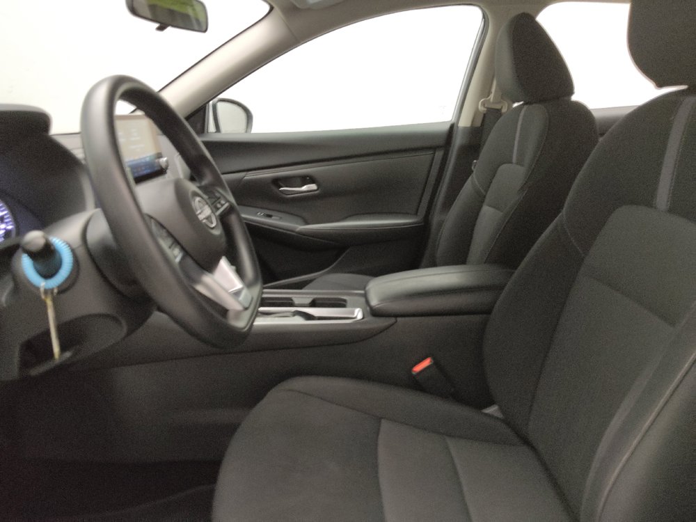 Used 2024 Nissan Sentra SV FWD image 17