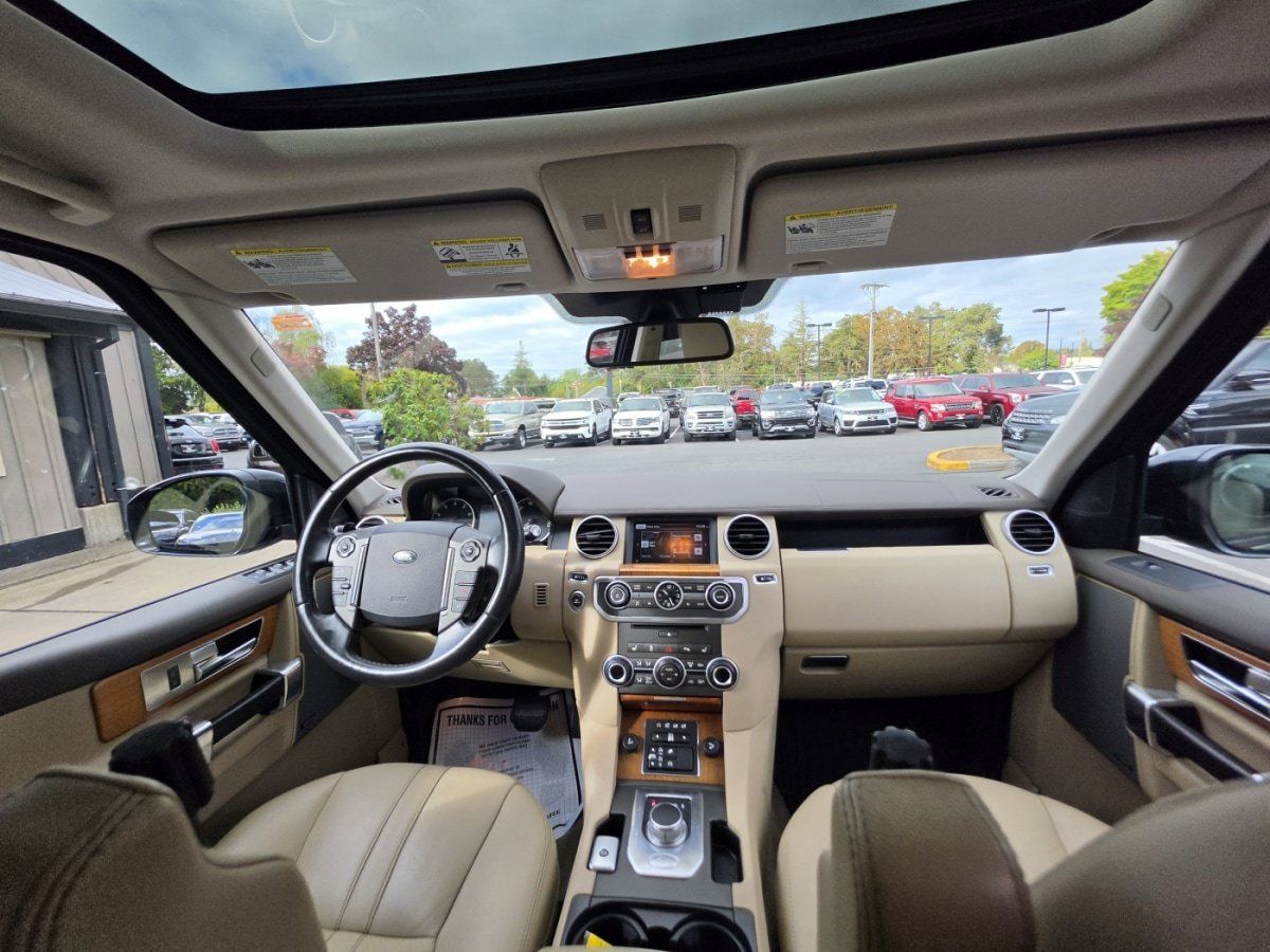 Used 2016 Land Rover LR4 HSE Silver Edition AWD/4WD image 12