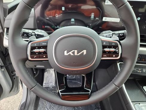 New 2026 Kia Carnival SX FWD image 16