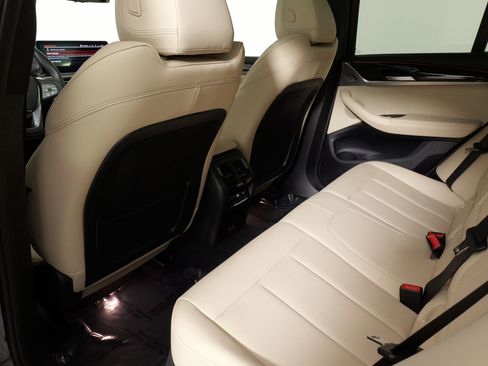 Used 2025 BMW X4 xDrive30i image 37