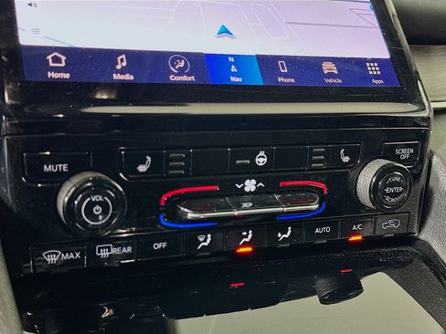 Used 2023 Jeep Grand Cherokee 4WD 4xe image 24