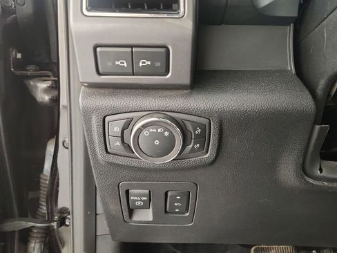 Used 2019 Ford F150 XLT w/ Equipment Group 302A Luxury AWD/4WD image 19