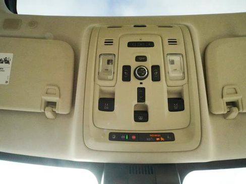 Used 2024 GMC Yukon Denali w/ Denali Reserve Package image 24