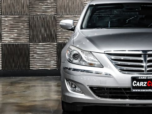 Used 2013 Hyundai Genesis 3.8 w/ Premium Pkg RWD image 41