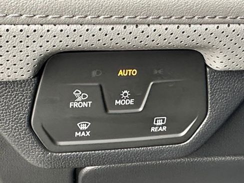 Used 2024 Volkswagen Atlas Peak Edition SEL image 20