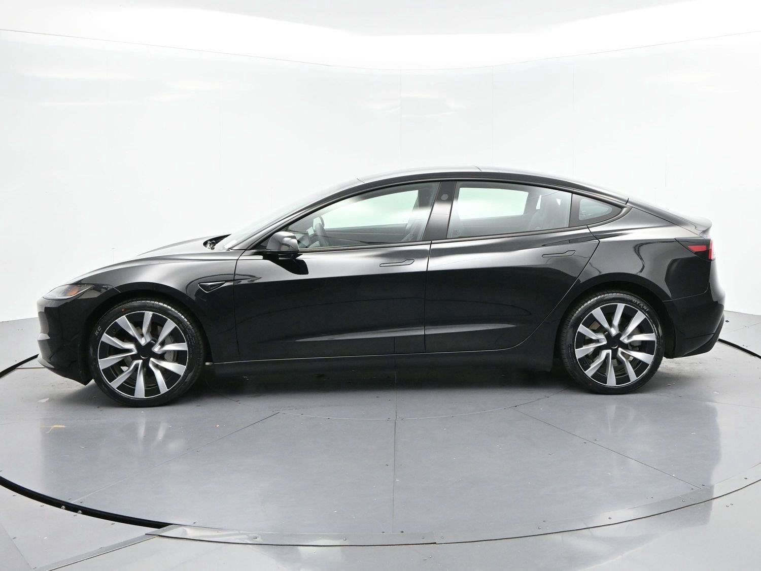 Used 2024 Tesla Model 3 Long Range RWD image 4