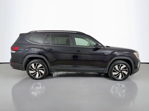 Used 2024 Volkswagen Atlas SE AWD/4WD image 16