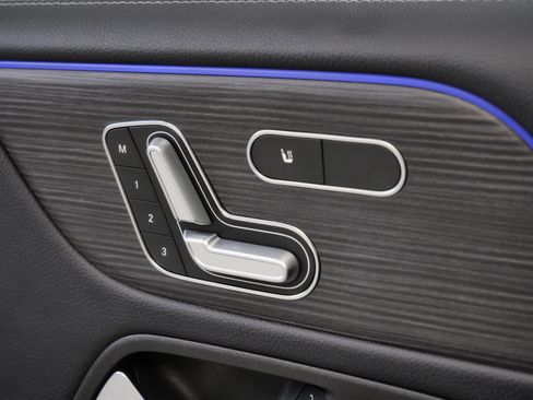 Certified 2026 Mercedes-Benz GLB 250 4MATIC image 33