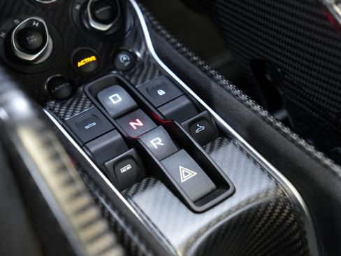 Used 2020 McLaren 600LT Spider RWD image 49