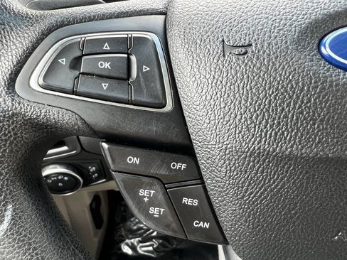 Used 2015 Ford Focus SE image 16