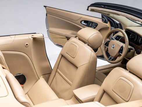 Used 2012 Jaguar XK Convertible RWD image 40