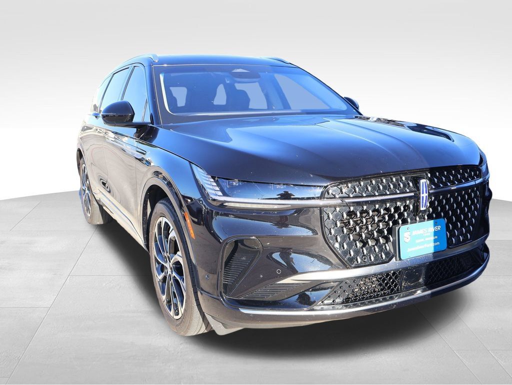 Used 2024 Lincoln Nautilus Reserve w/ Equipment Group 202A AWD/4WD image 10