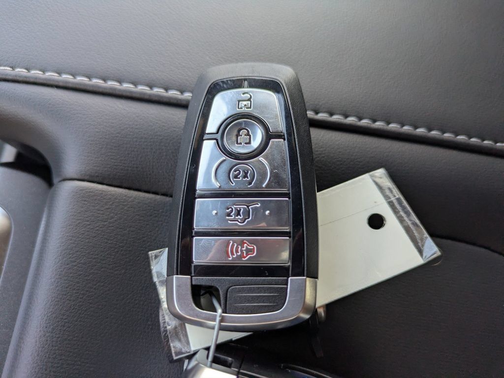 New 2026 Ford Expedition Platinum w/ Stealth Appearance Package AWD/4WD image 37