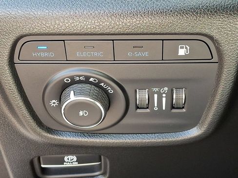 Used 2023 Jeep Grand Cherokee 4WD 4xe w/ Luxury Tech Group II image 28