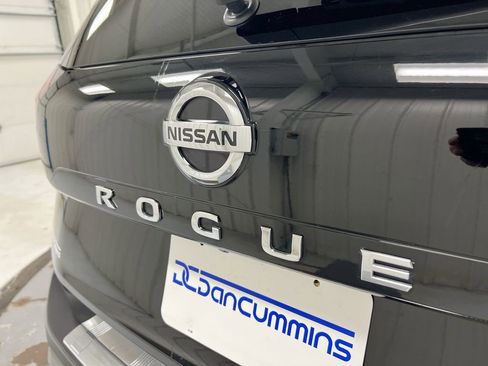 Used 2021 Nissan Rogue SV image 25