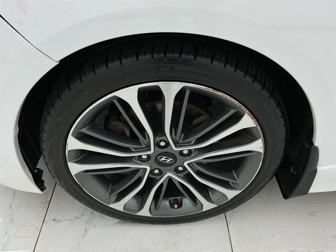 Used 2016 Hyundai Veloster Turbo FWD image 44