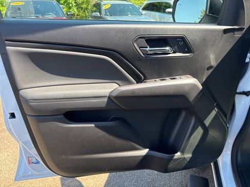 Used 2025 GMC Canyon Elevation w/ Convenience Package AWD/4WD image 8